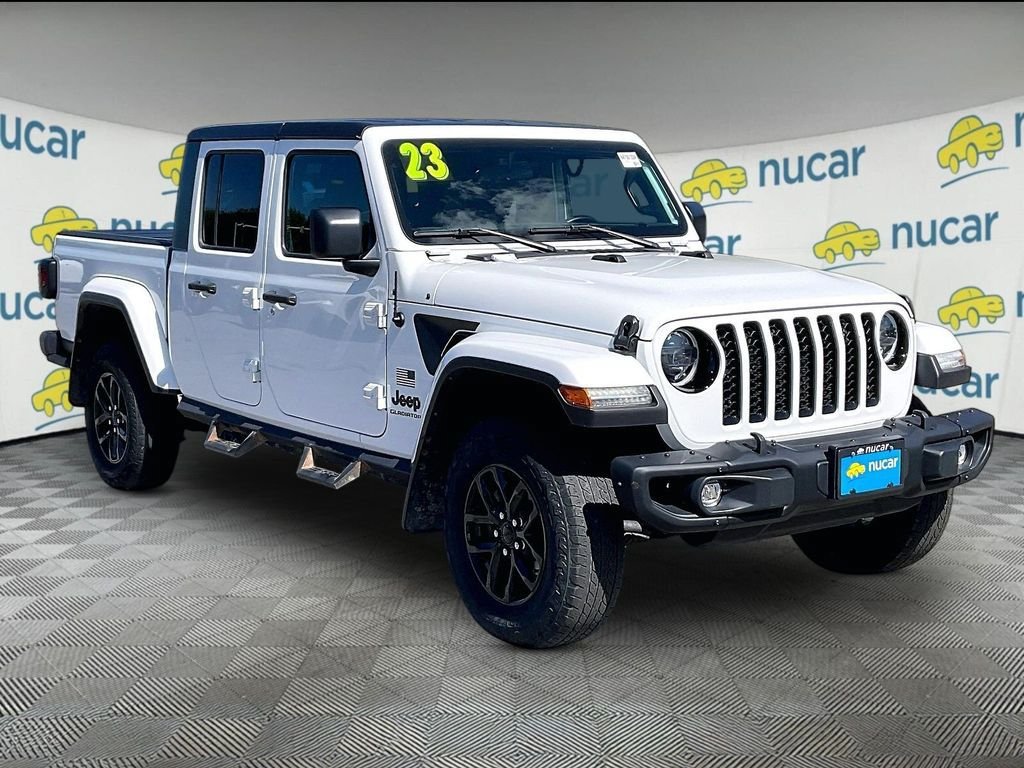 Used 2023 Jeep Gladiator Overland AWD/4WD image 1
