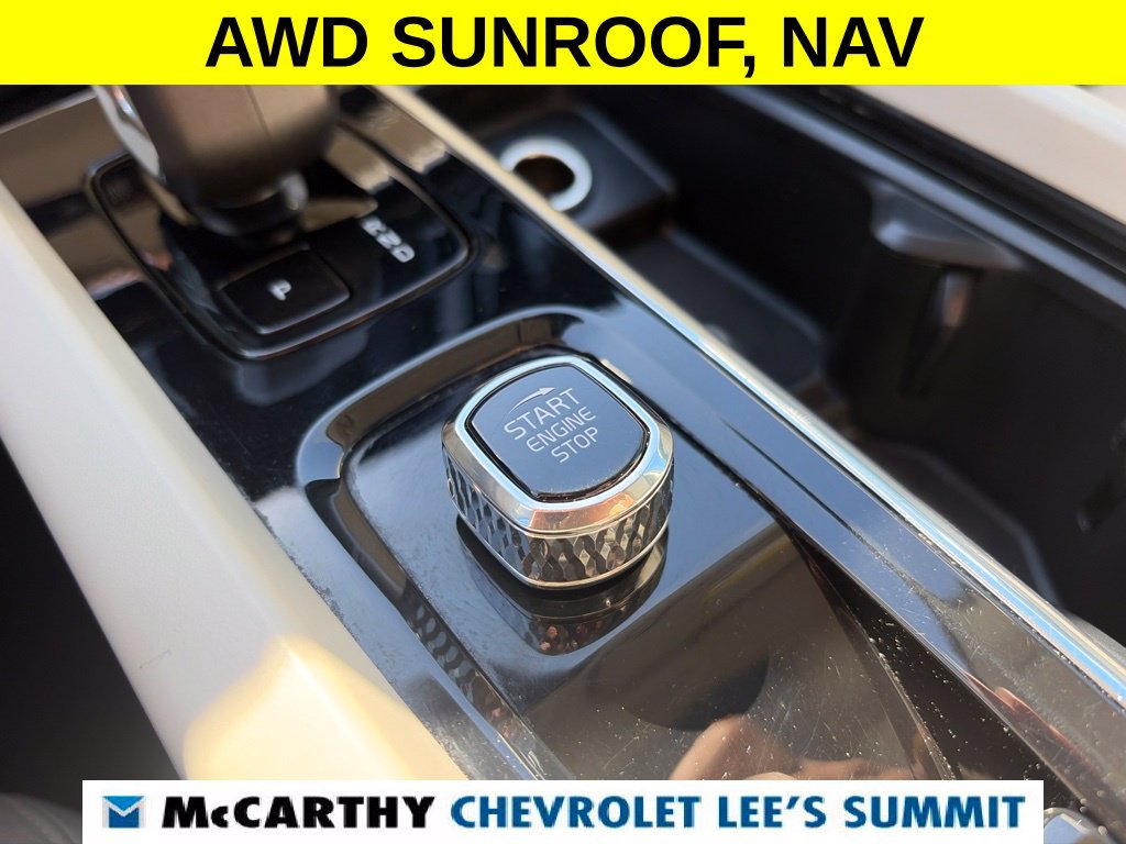 Used 2024 Volvo XC60 B5 Plus AWD/4WD image 11