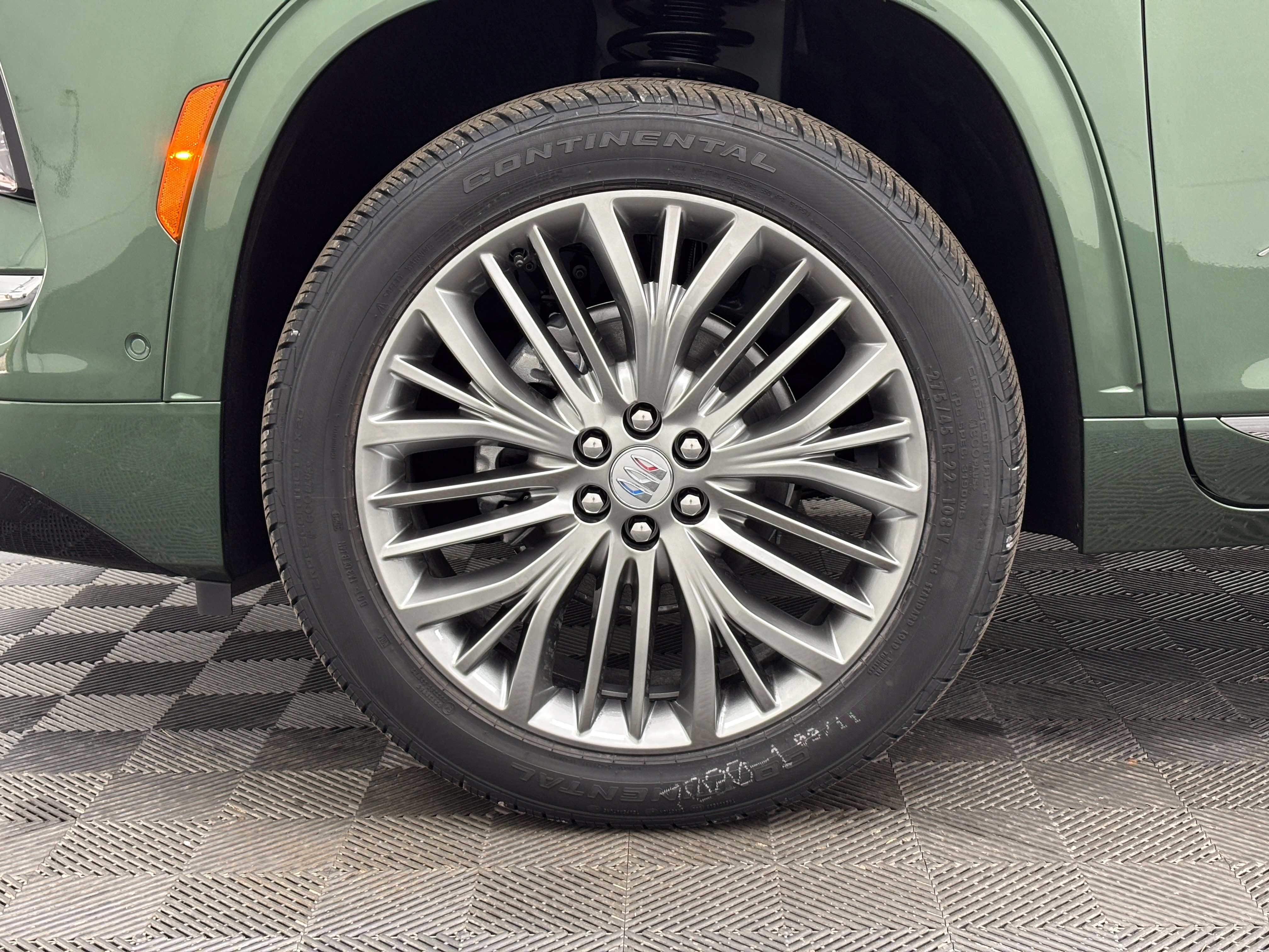 New 2027 Buick Enclave Avenir w/ LPO, Floor Liner Package AWD/4WD image 19