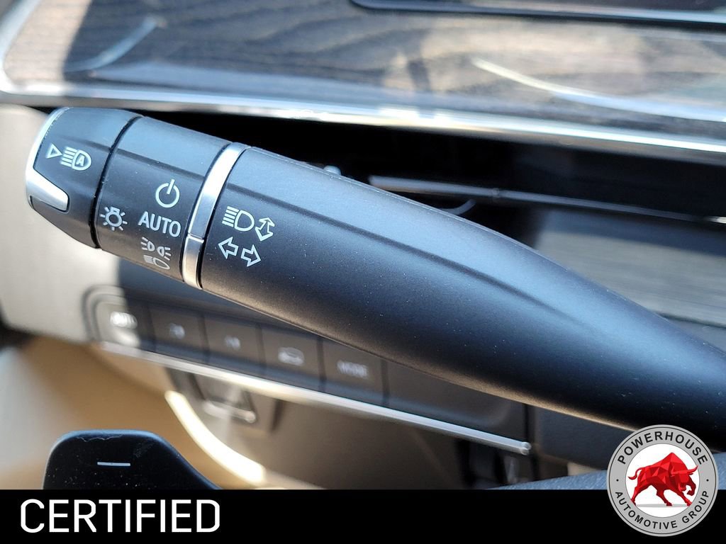 Used 2022 Cadillac Escalade Premium Luxury image 35