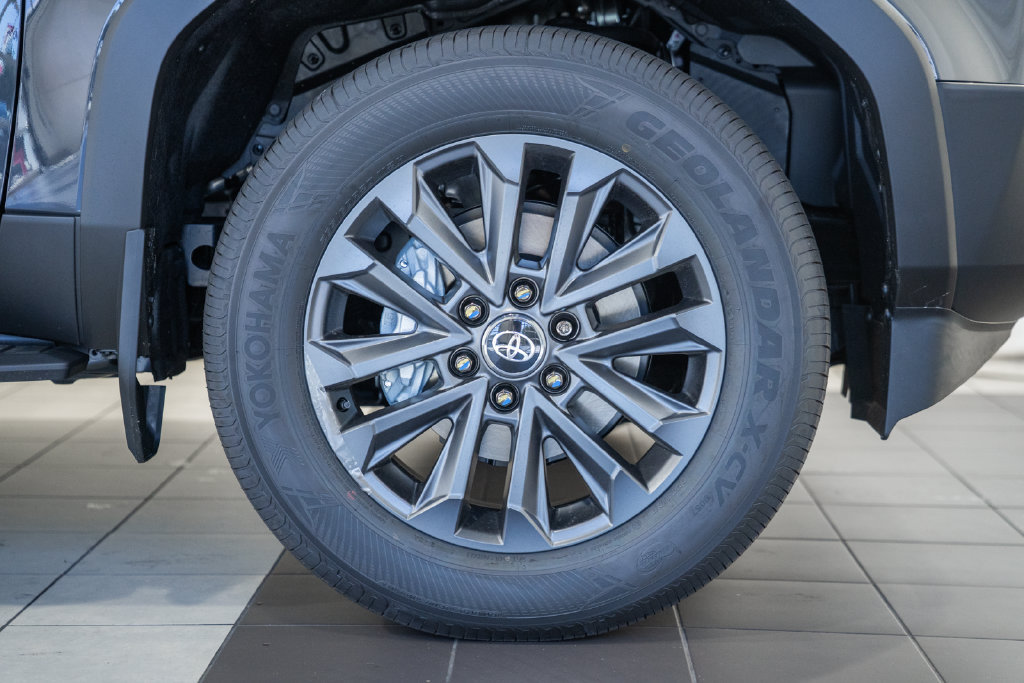 New 2027 Toyota Land Cruiser w/ Premium Package AWD/4WD image 18