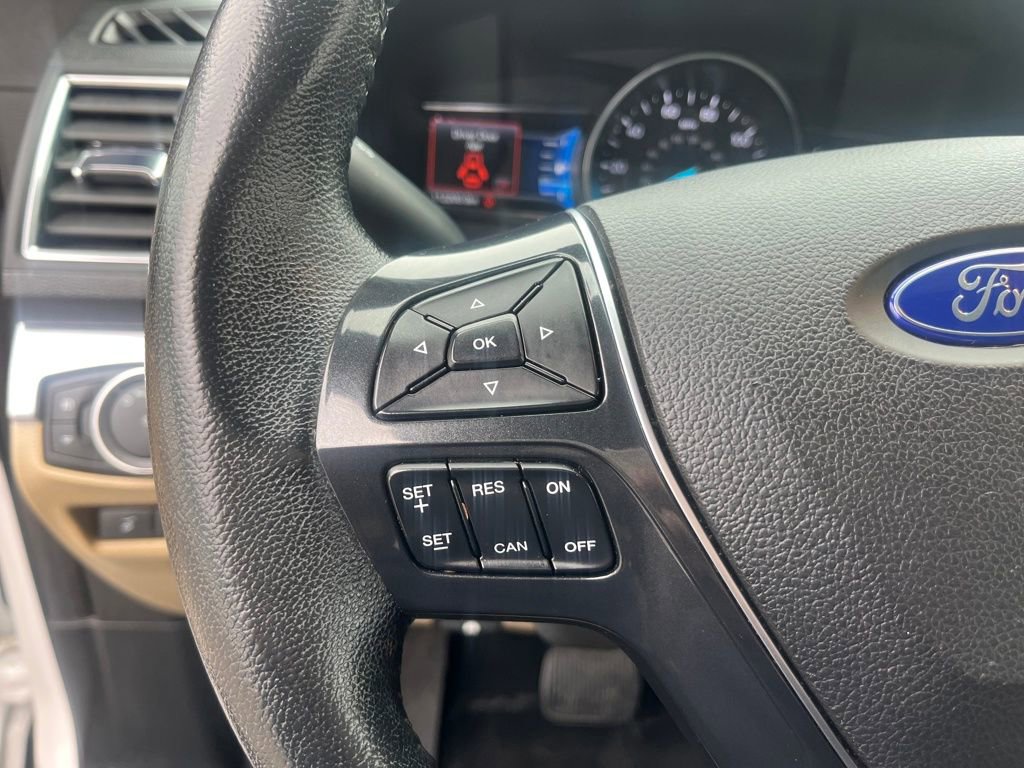 Used 2017 Ford Explorer Limited image 21