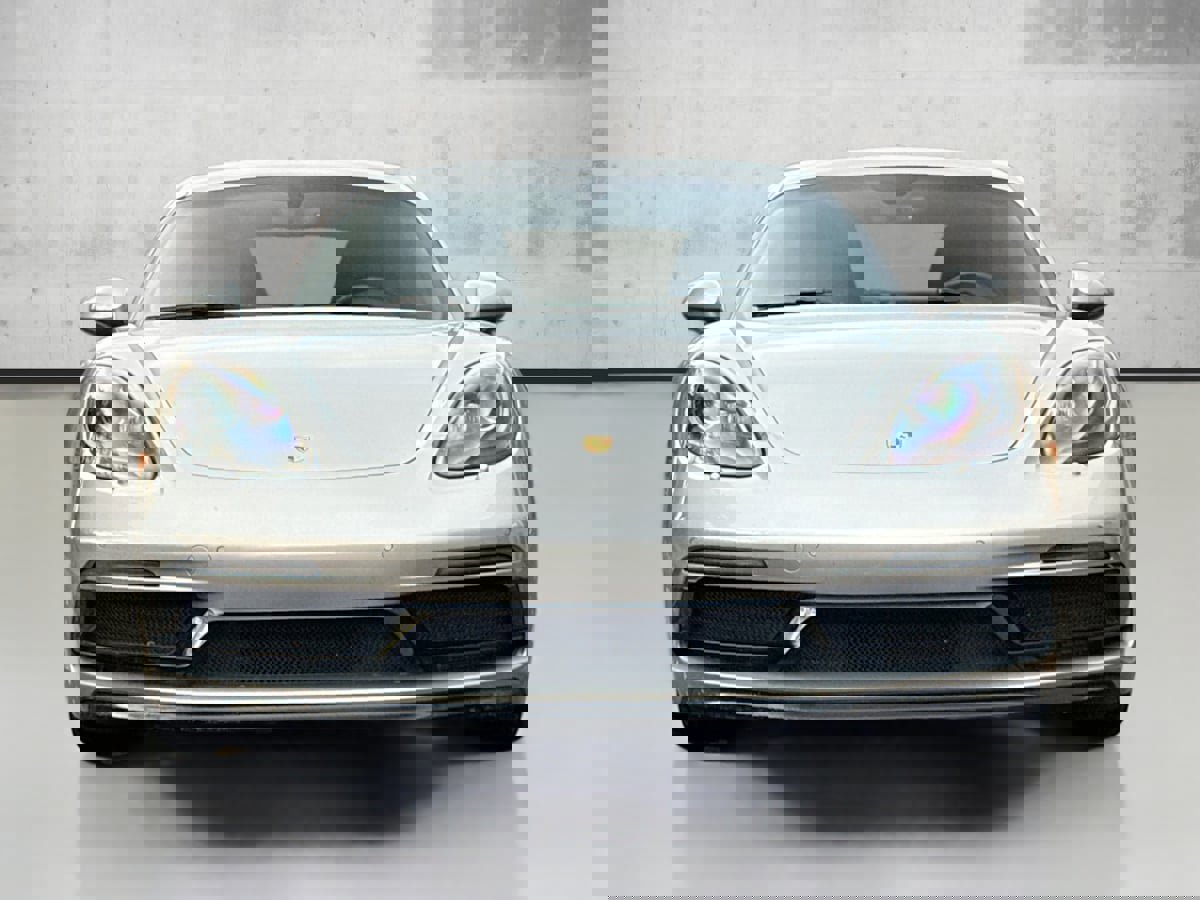 Used 2019 Porsche 718 Cayman GTS image 2