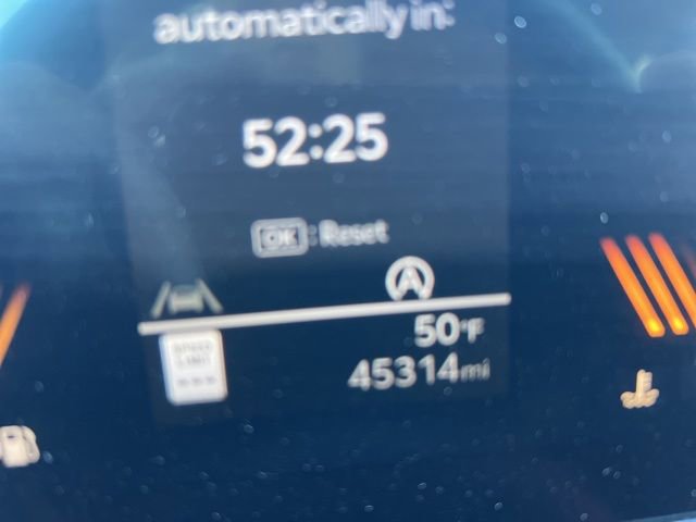 Used 2024 Kia Sorento S image 11