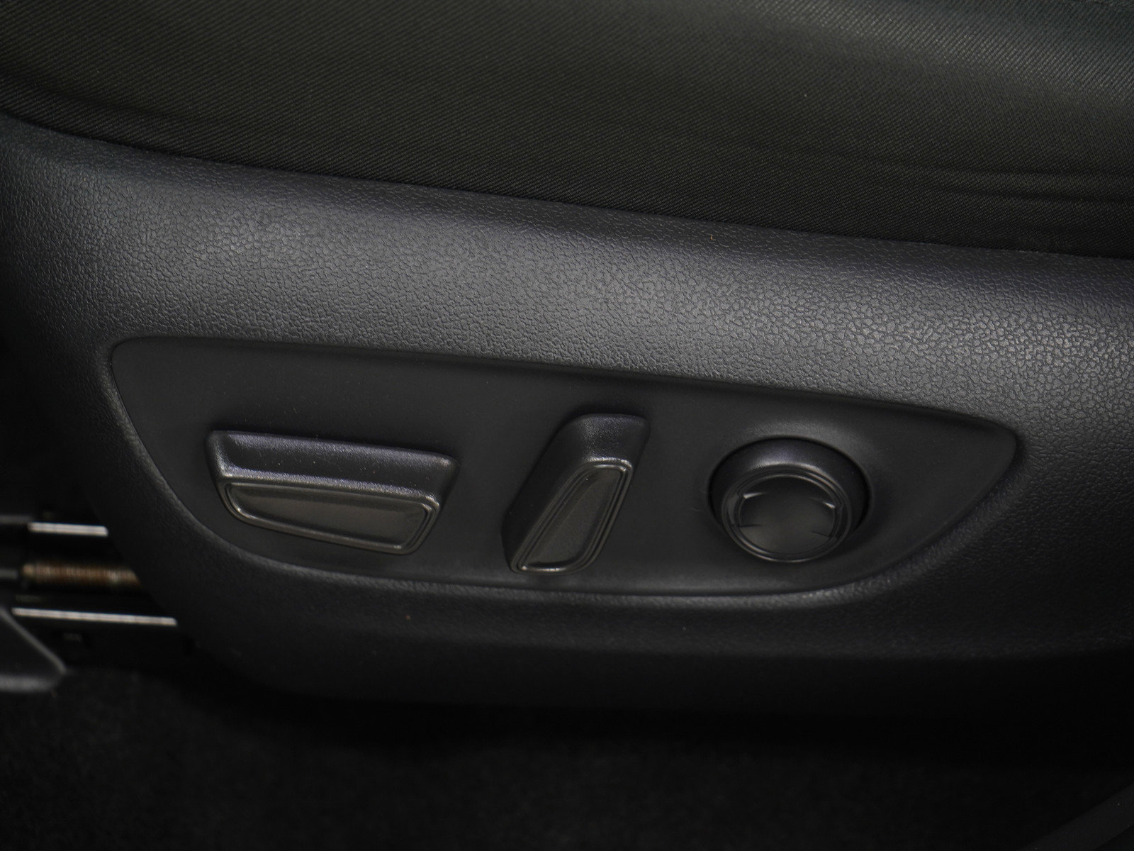 Used 2025 Toyota RAV4 XLE AWD/4WD image 23