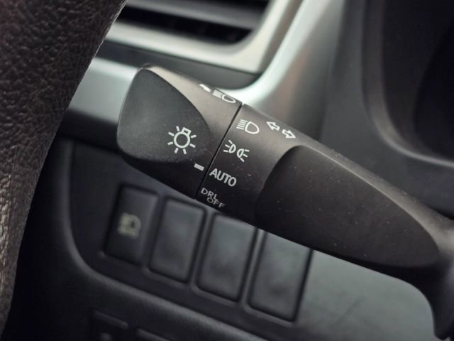 Used 2018 Toyota Highlander LE image 29