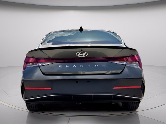 New 2026 Hyundai Elantra SEL Sport FWD image 4