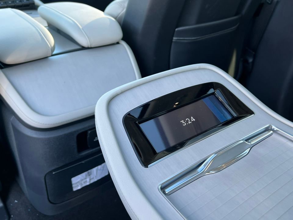 New 2026 Lincoln Navigator L Reserve w/ Jet Appearance Package image 30