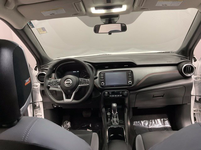 Used 2023 Nissan Kicks SR w/ SR Premium Package FWD image 31