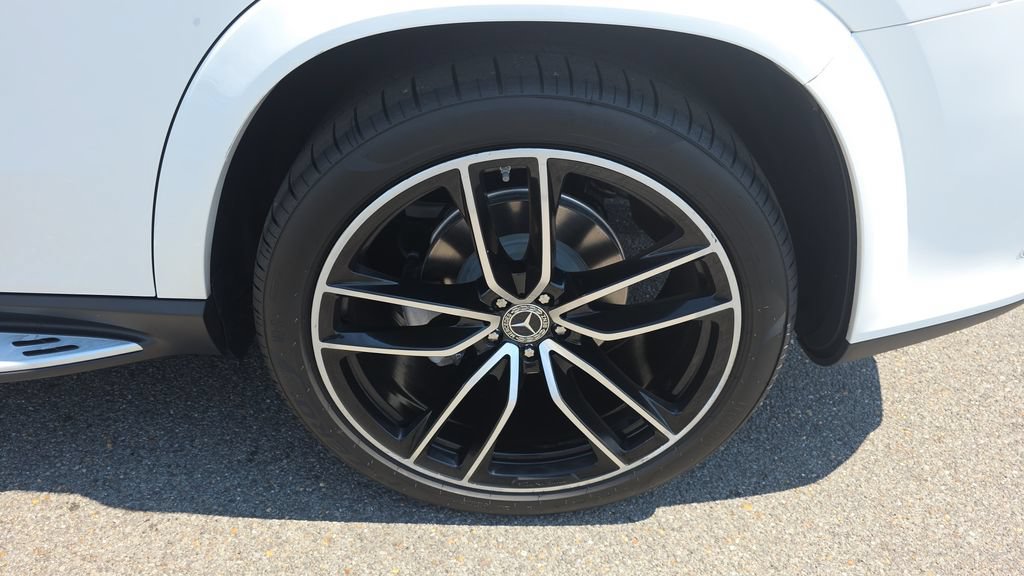 Used 2021 Mercedes-Benz GLS 580 4MATIC image 10