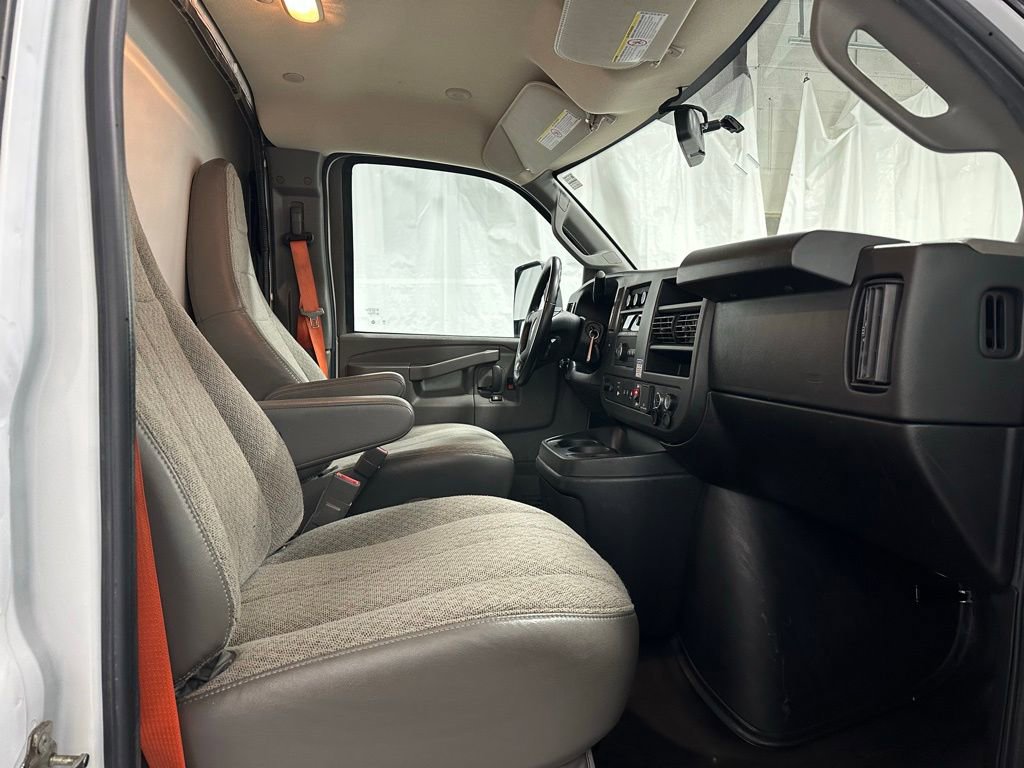 Used 2022 Chevrolet Express 3500 w/ Power Convenience Package image 42