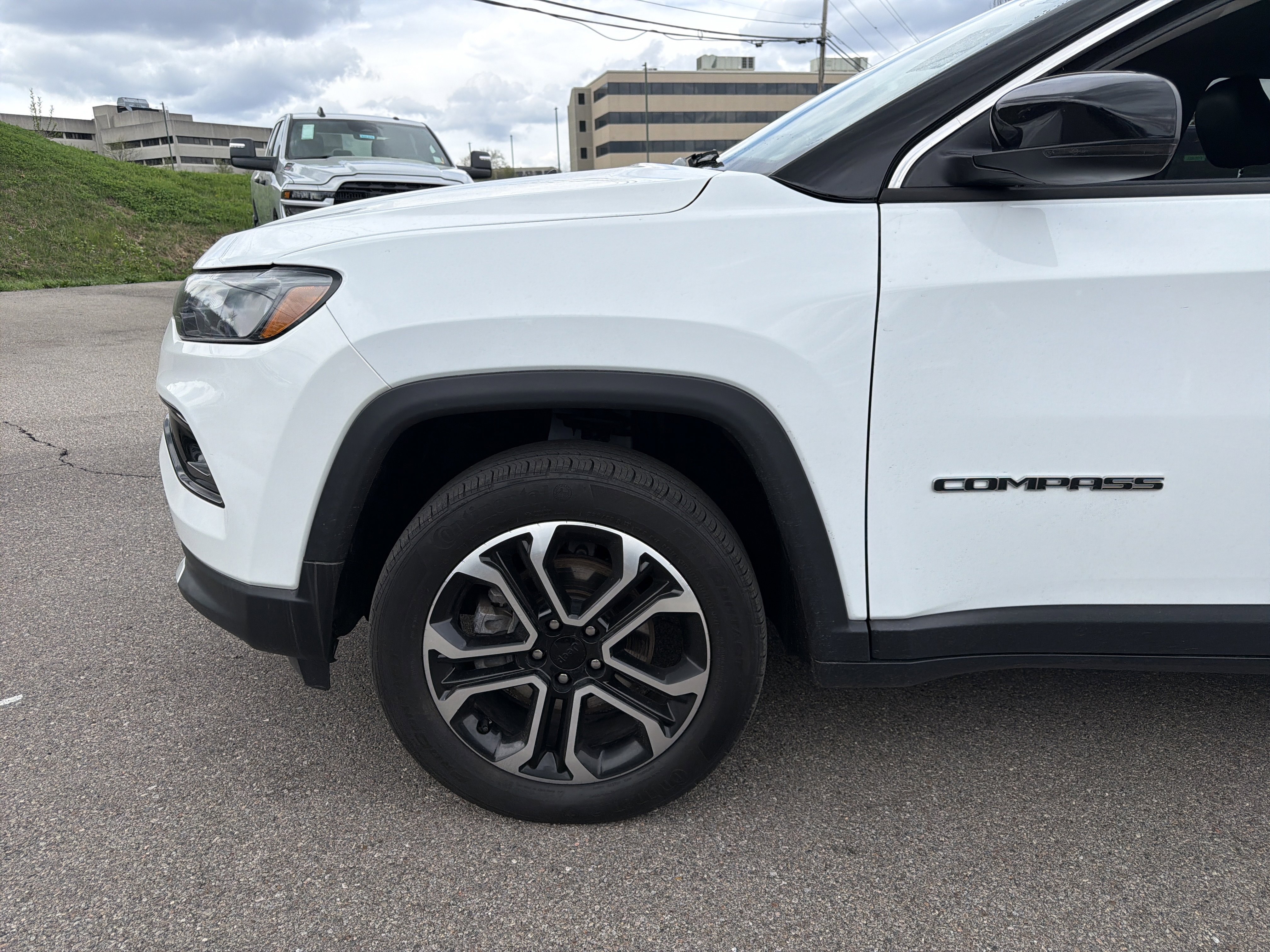 Used 2022 Jeep Compass Limited image 6