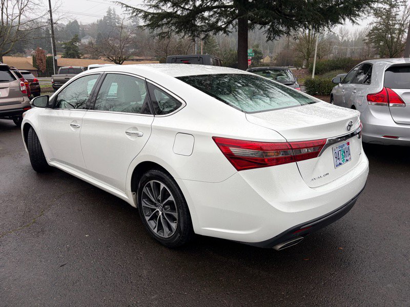 Used 2016 Toyota Avalon XLE image 14