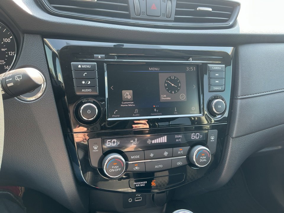 Used 2018 Nissan Rogue SV image 21