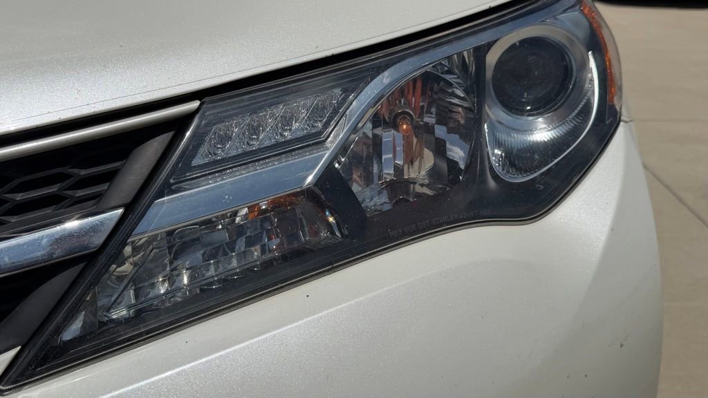 Used 2015 Toyota RAV4 Limited AWD/4WD image 9