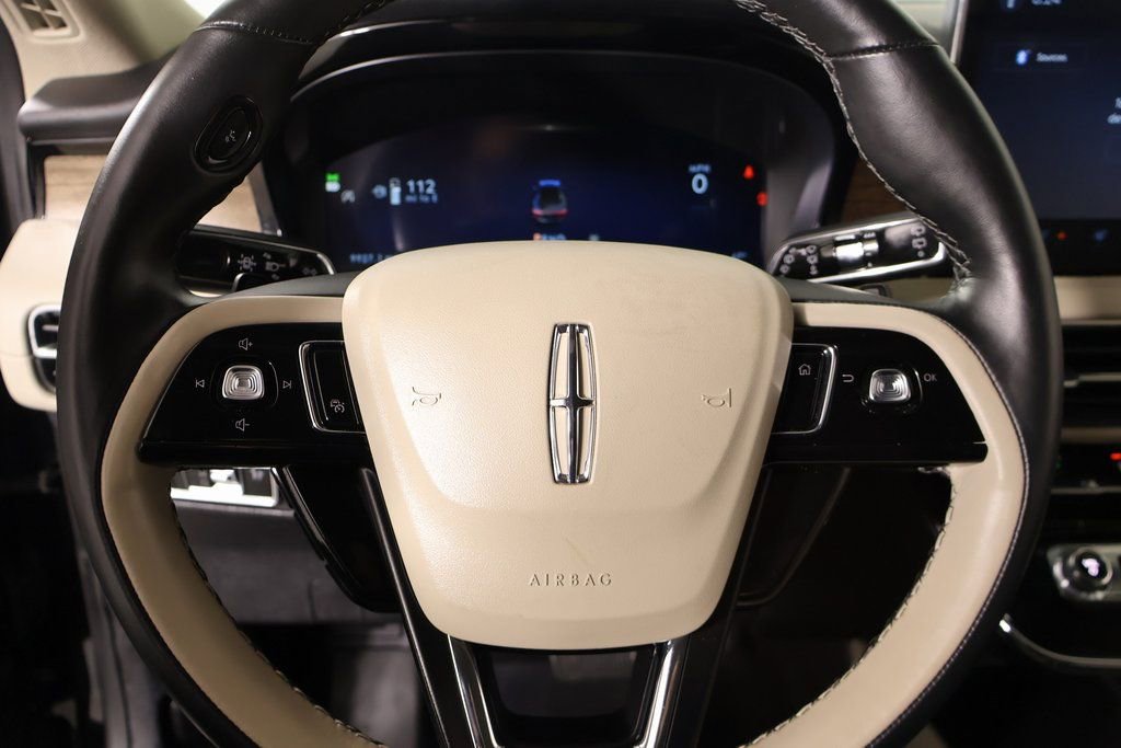 Certified 2025 Lincoln Corsair Reserve image 3