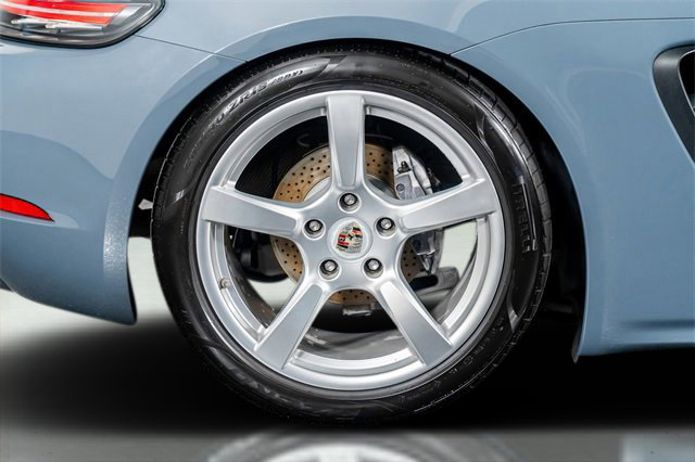 Used 2017 Porsche 718 Cayman Base image 9