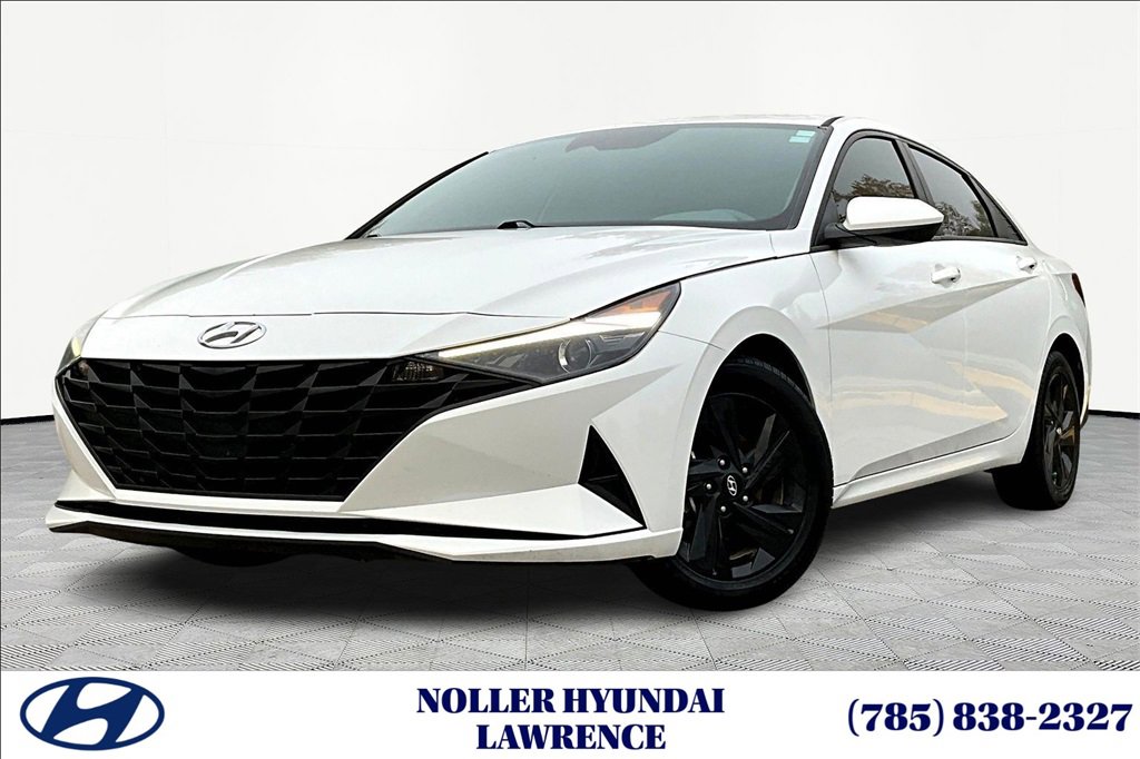 Used 2023 Hyundai Elantra SEL image 1