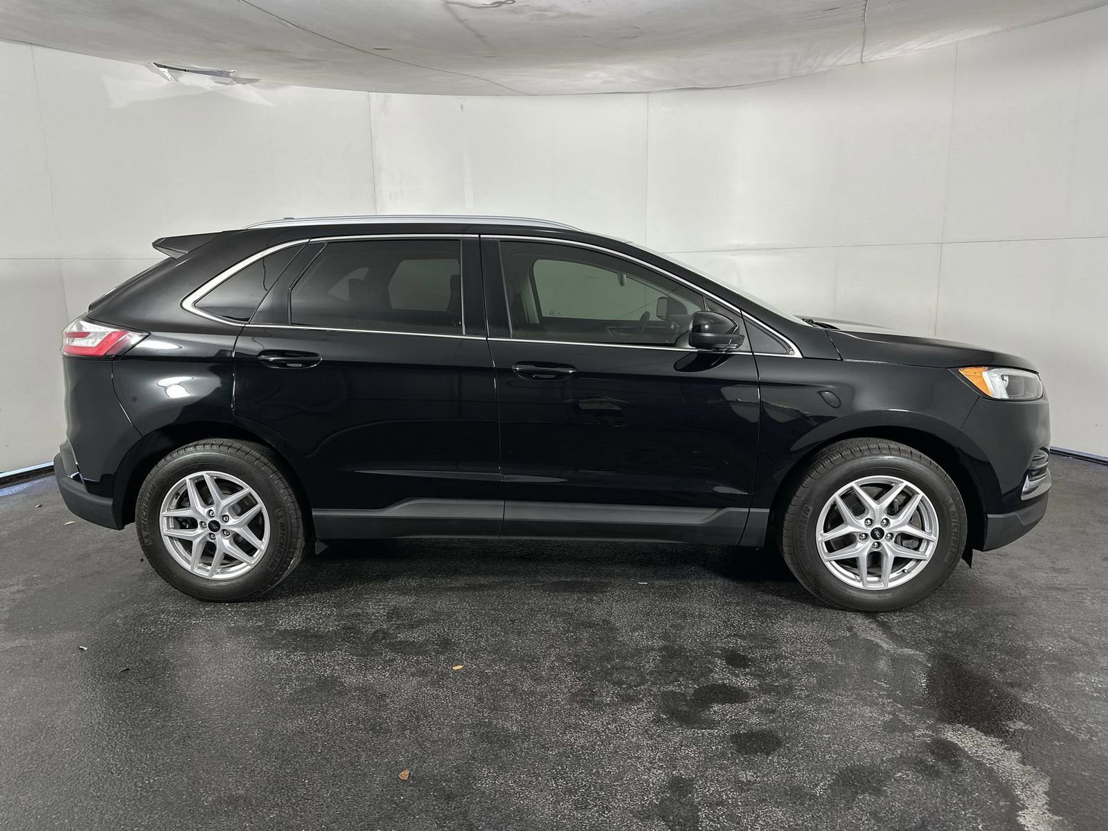 Used 2024 Ford Edge SEL w/ Convenience Package AWD/4WD image 9