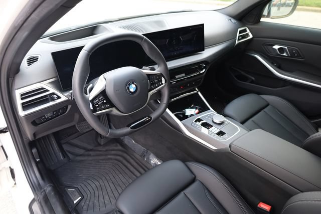 Used 2025 BMW 330i xDrive Sedan w/ Premium Package AWD/4WD image 10