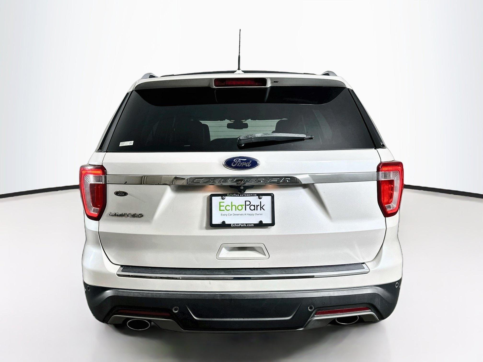 Used 2018 Ford Explorer Limited w/ Equipment Group 301A FWD image 7