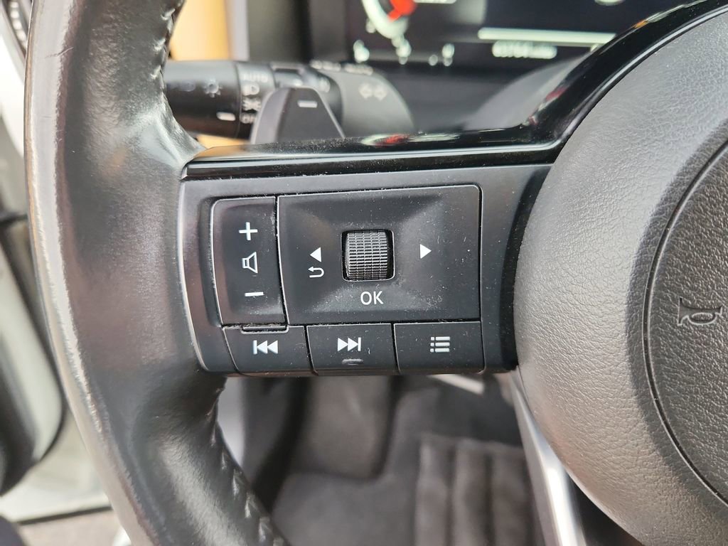 Used 2021 Nissan Rogue Platinum AWD/4WD image 22