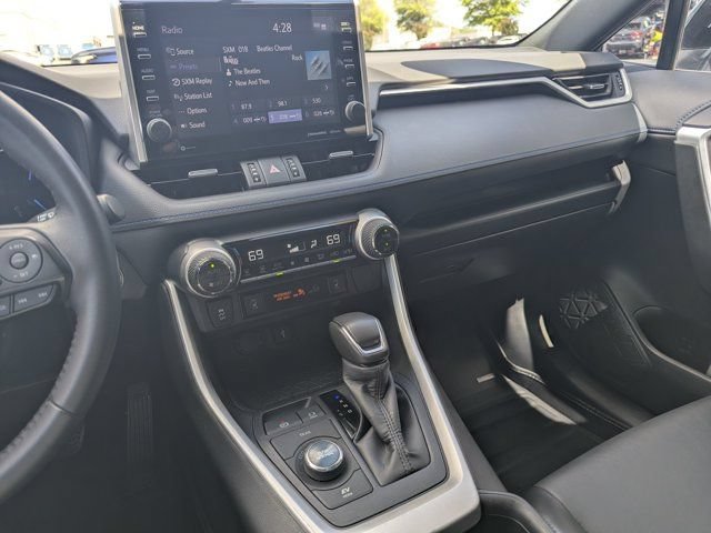 Used 2022 Toyota RAV4 XSE AWD/4WD image 24