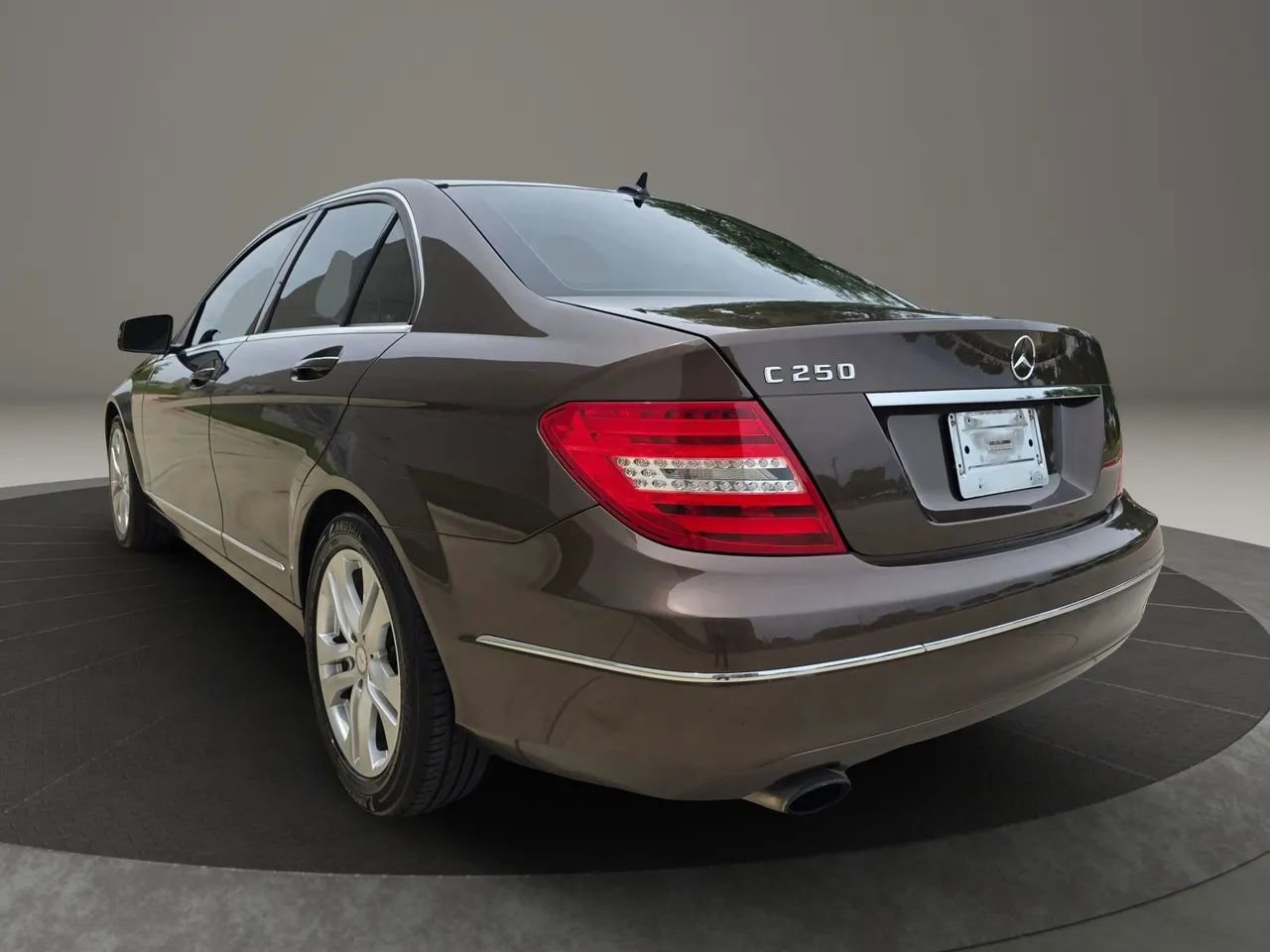 Used 2013 Mercedes-Benz C 250 Sedan image 6