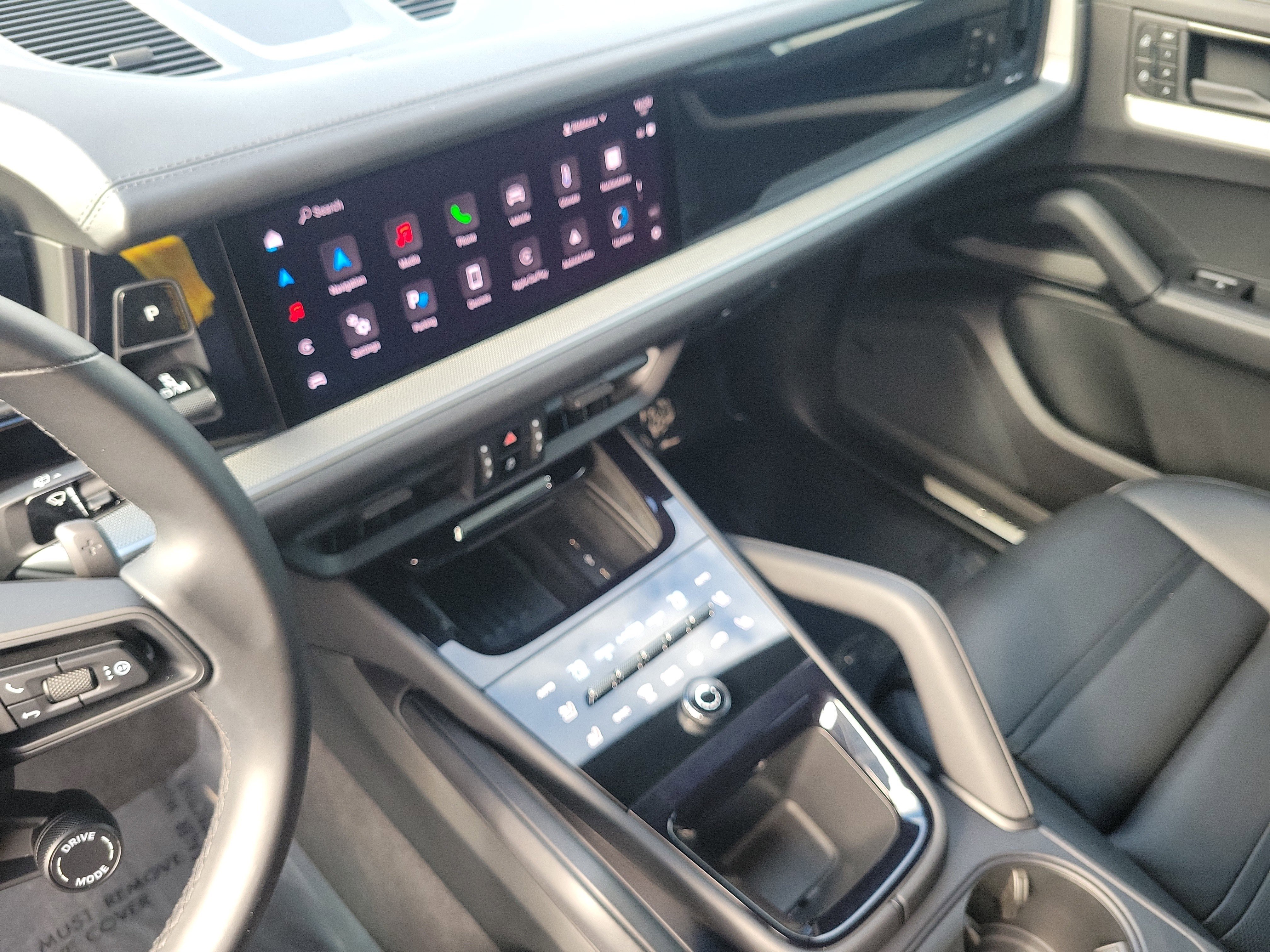 Used 2024 Porsche Cayenne S image 25