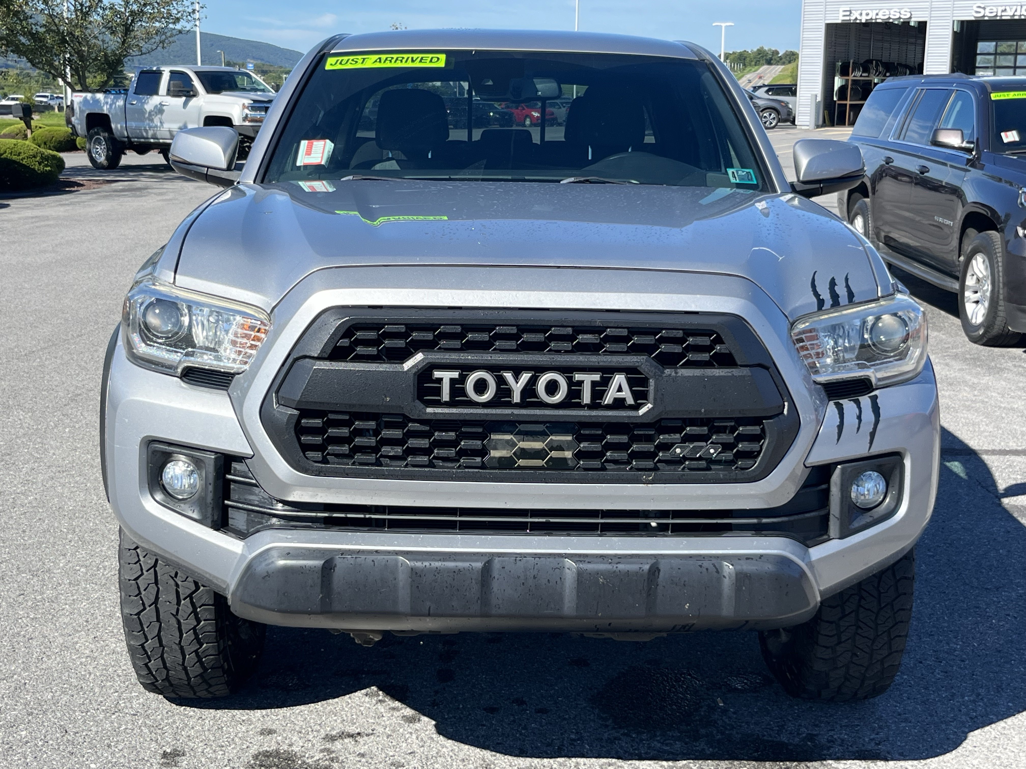Used 2019 Toyota Tacoma TRD Off-Road AWD/4WD image 6