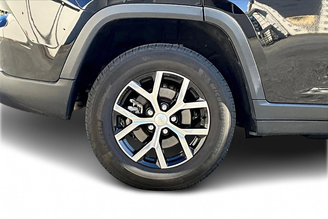 Certified 2024 Jeep Grand Cherokee Limited image 34