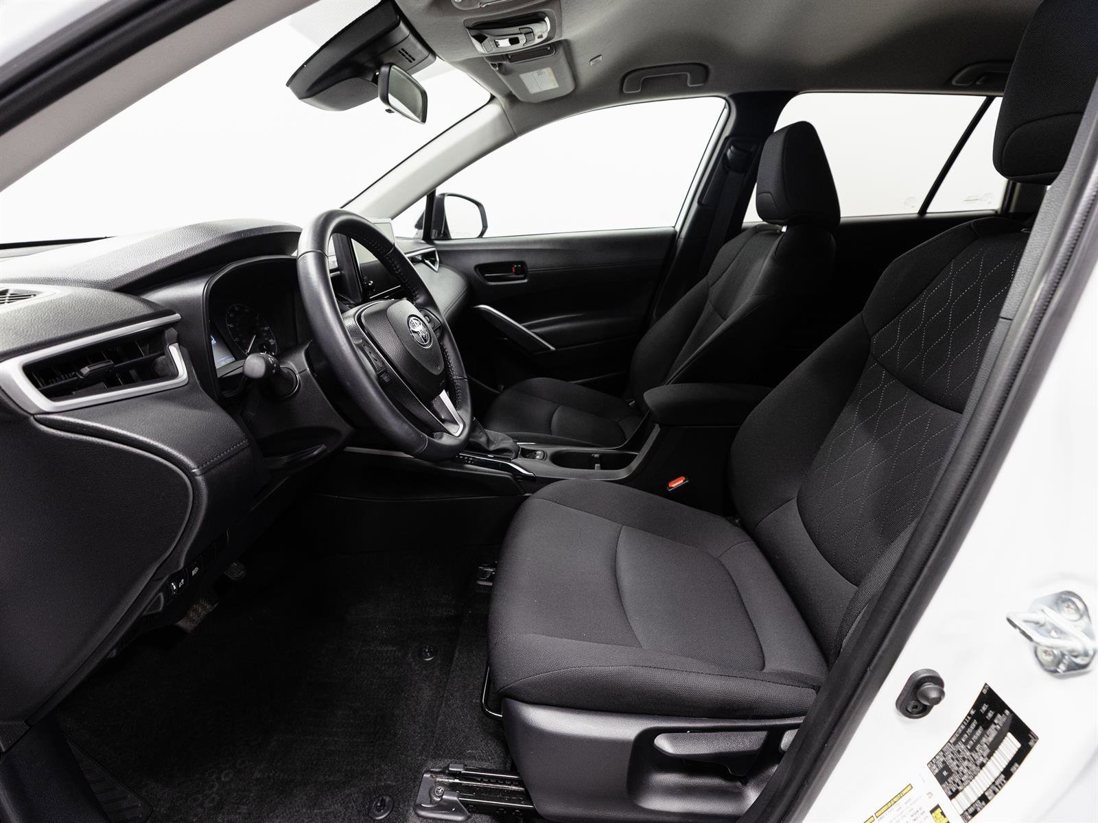 Certified 2024 Toyota Corolla Cross LE image 4