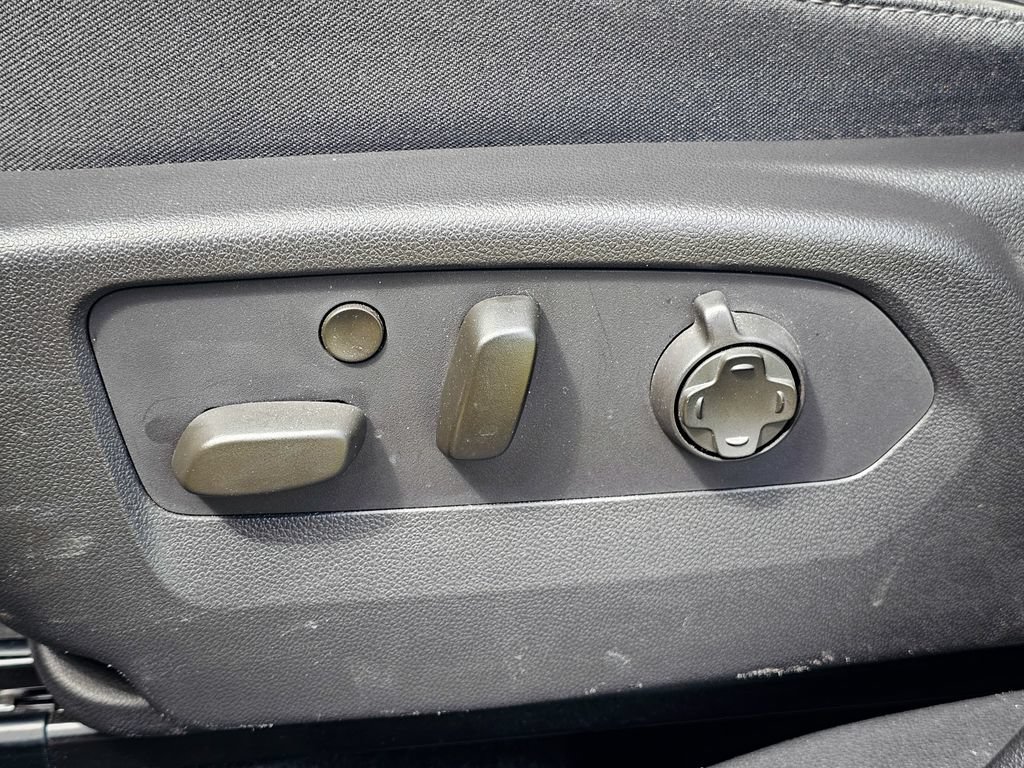 Used 2021 Buick Envision Avenir AWD/4WD image 18