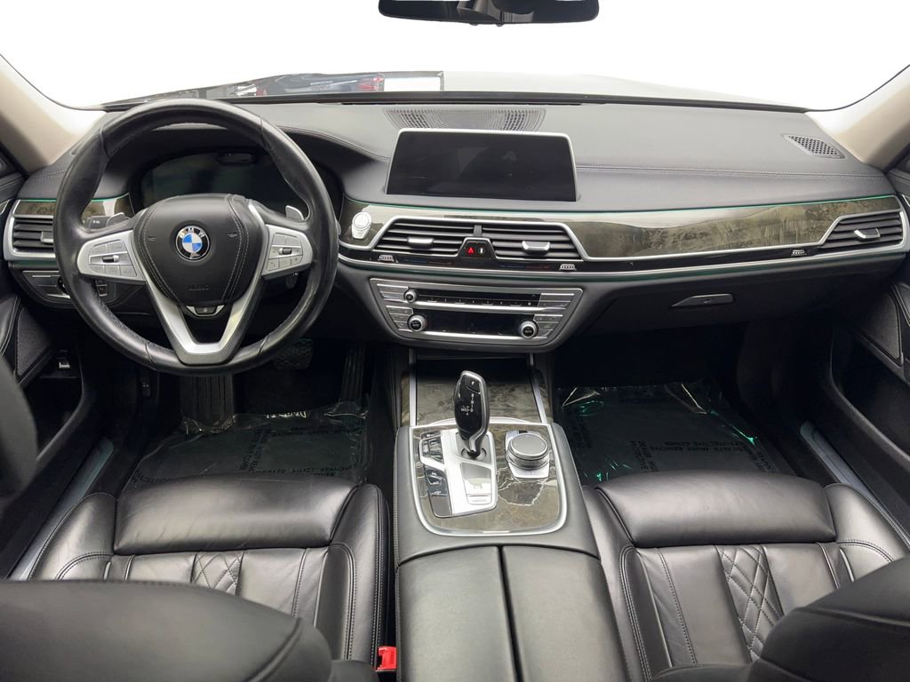 Used 2022 BMW 740i image 51