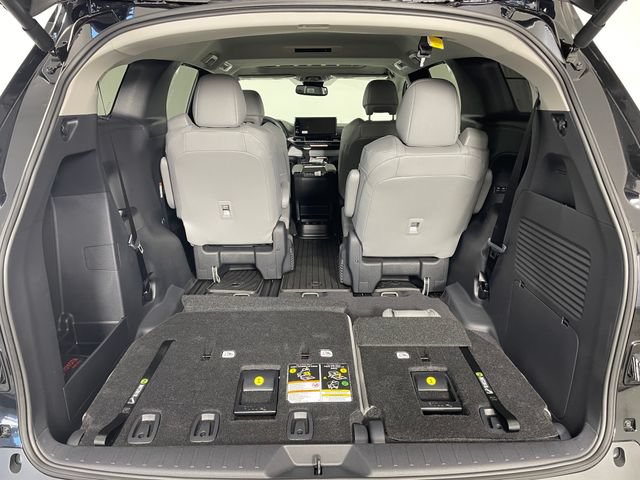 New 2026 Toyota Sienna XLE FWD image 10