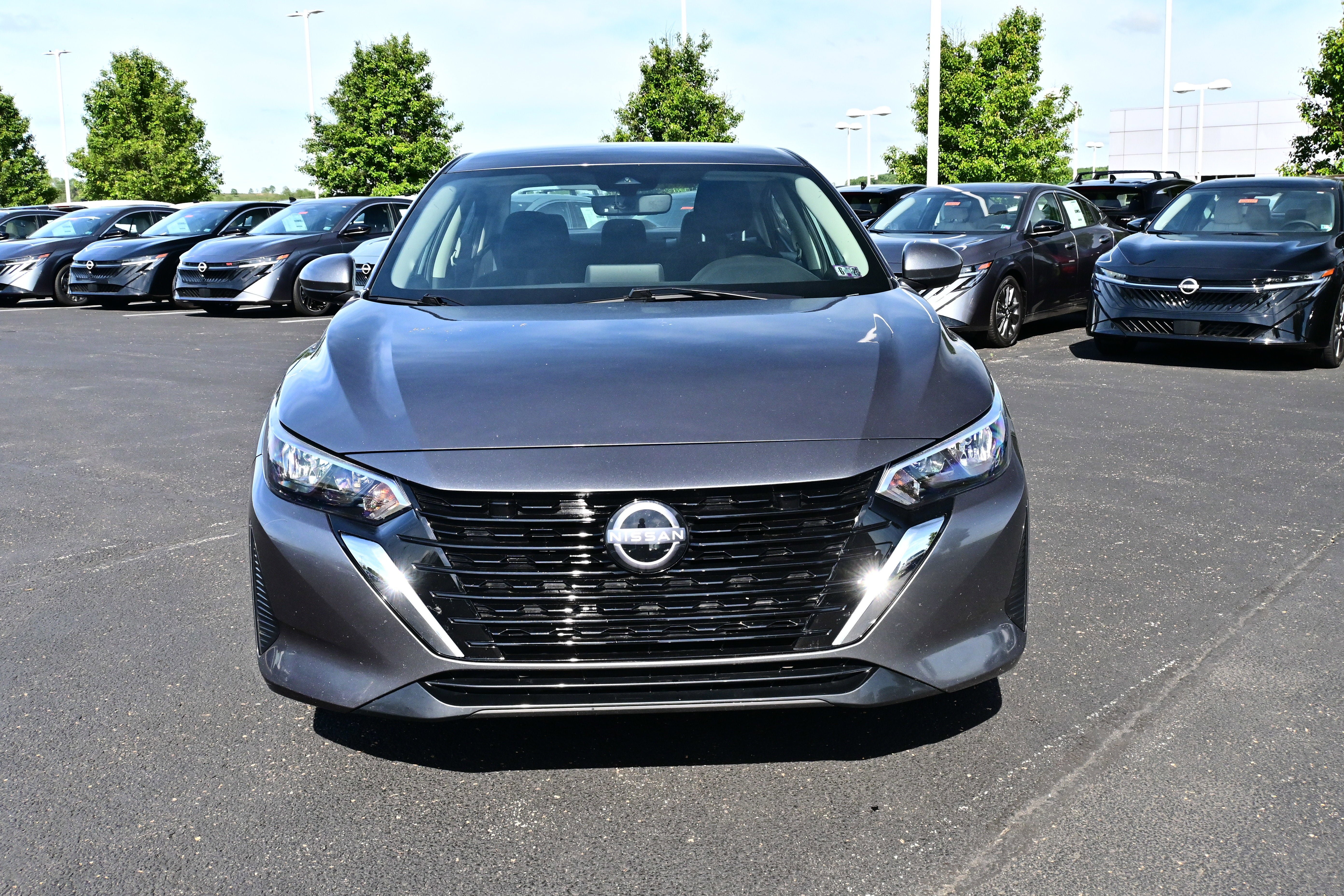 Used 2024 Nissan Sentra SV FWD image 3