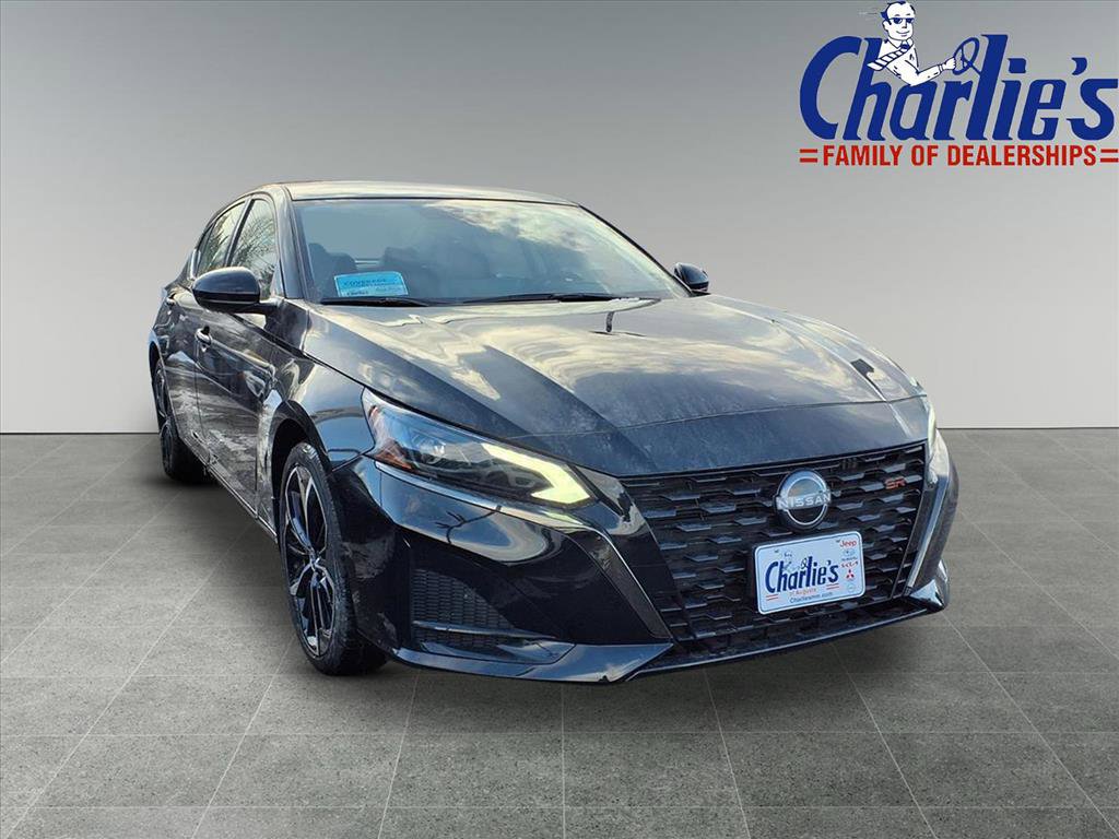 New 2025 Nissan Altima 2.5 SR w/ SR Premium Package image 3