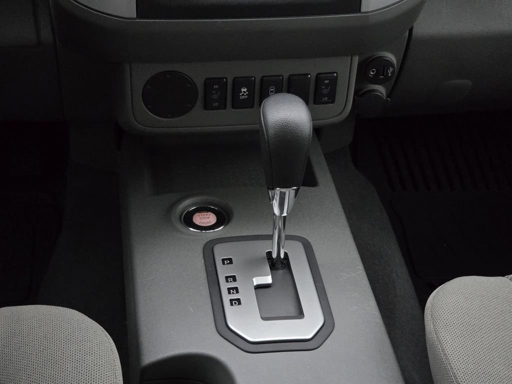 Used 2021 Nissan Frontier SV w/ Midnight Edition Floor Mats RWD image 13