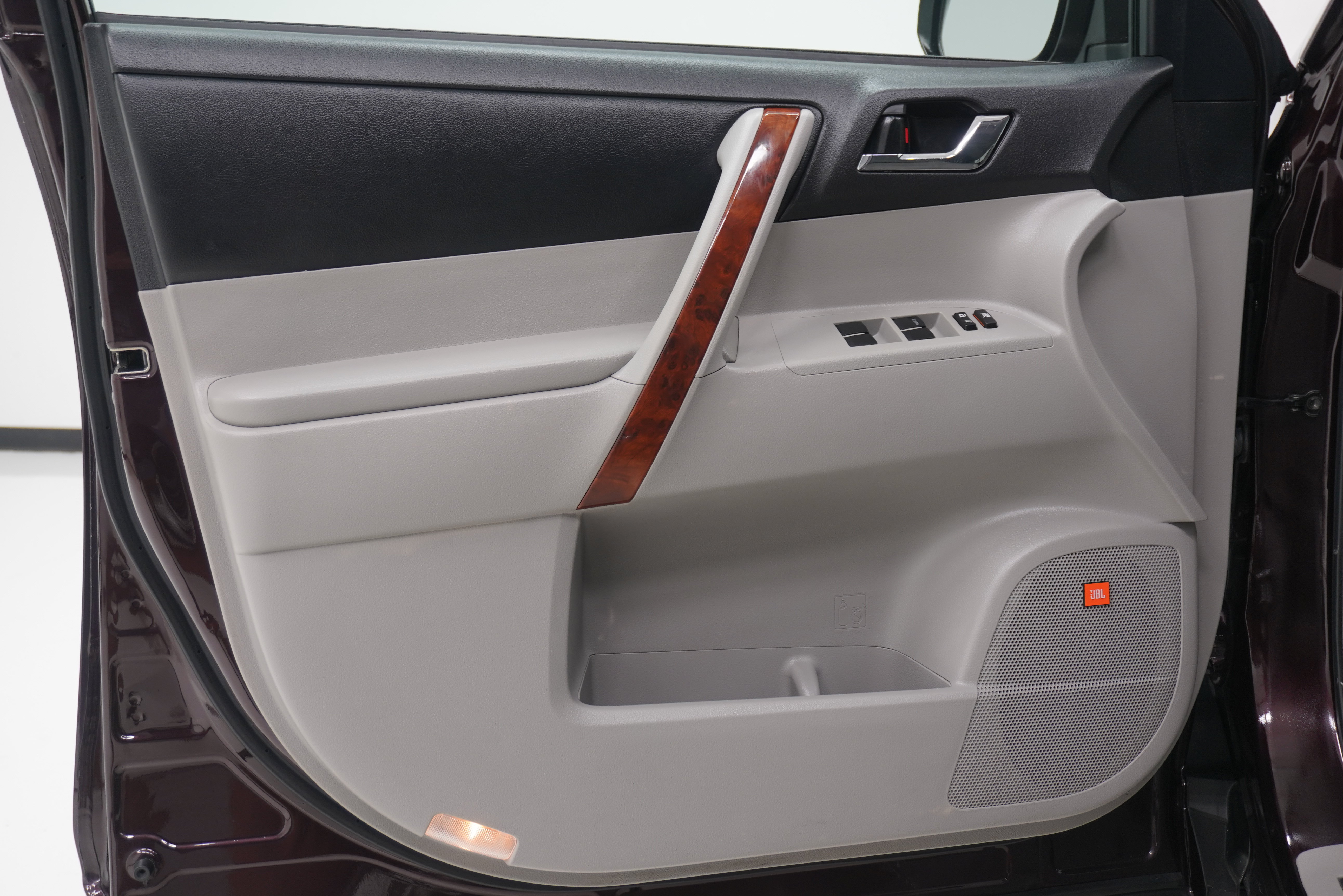 Used 2013 Toyota Highlander Limited FWD image 15