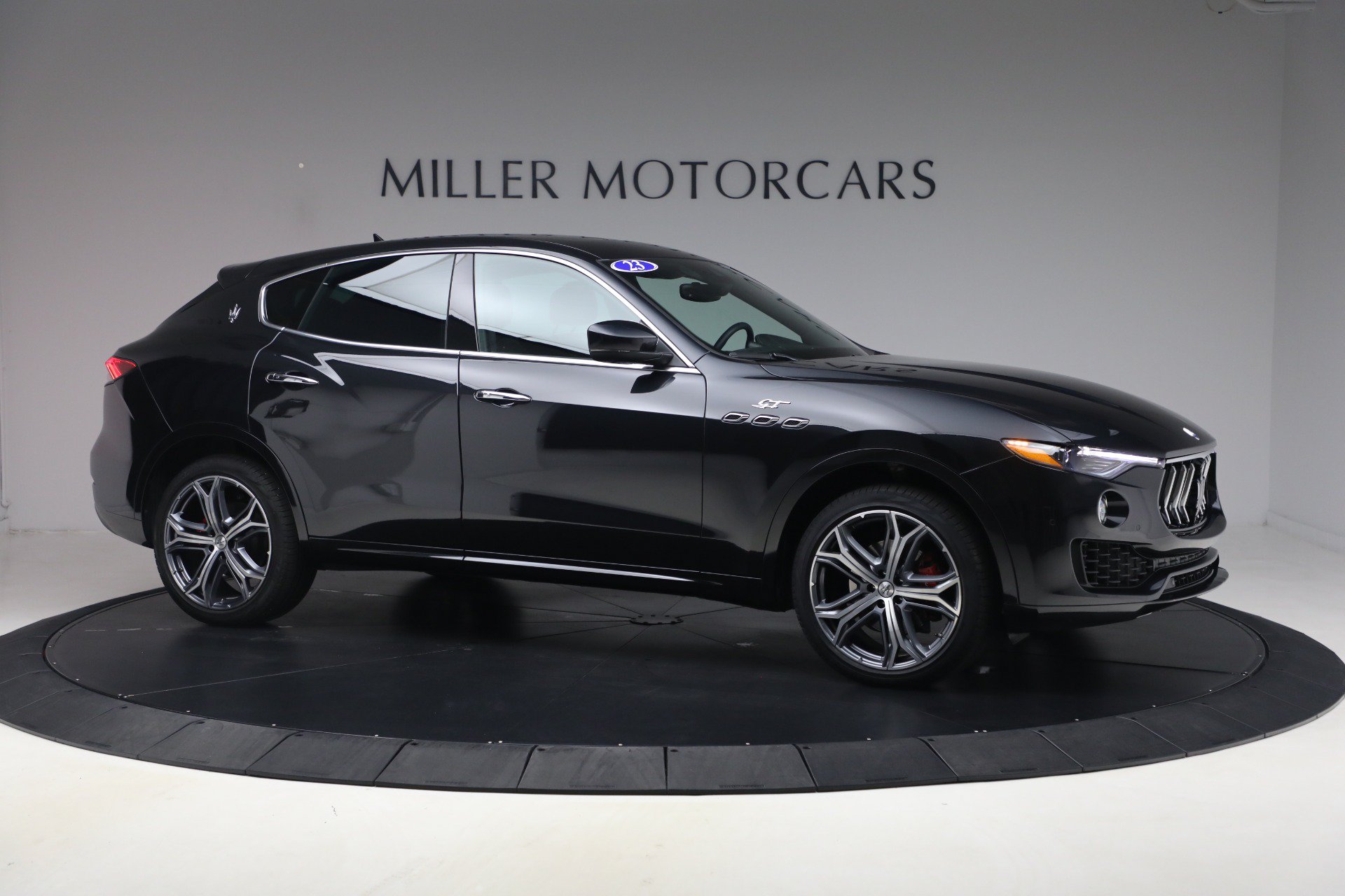 Certified 2023 Maserati Levante GT AWD/4WD image 8
