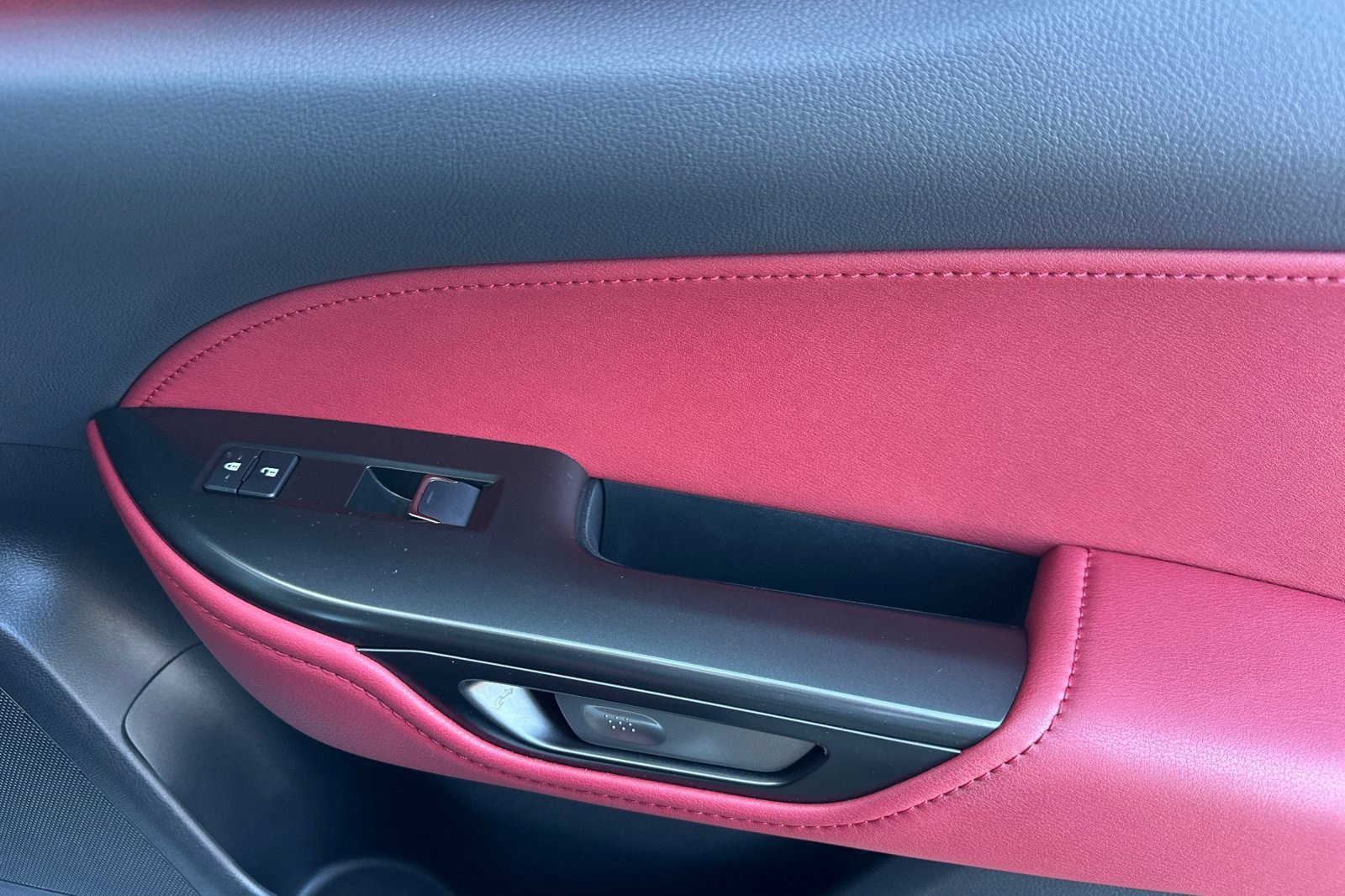 Used 2025 Lexus NX 450h+ F Sport image 21