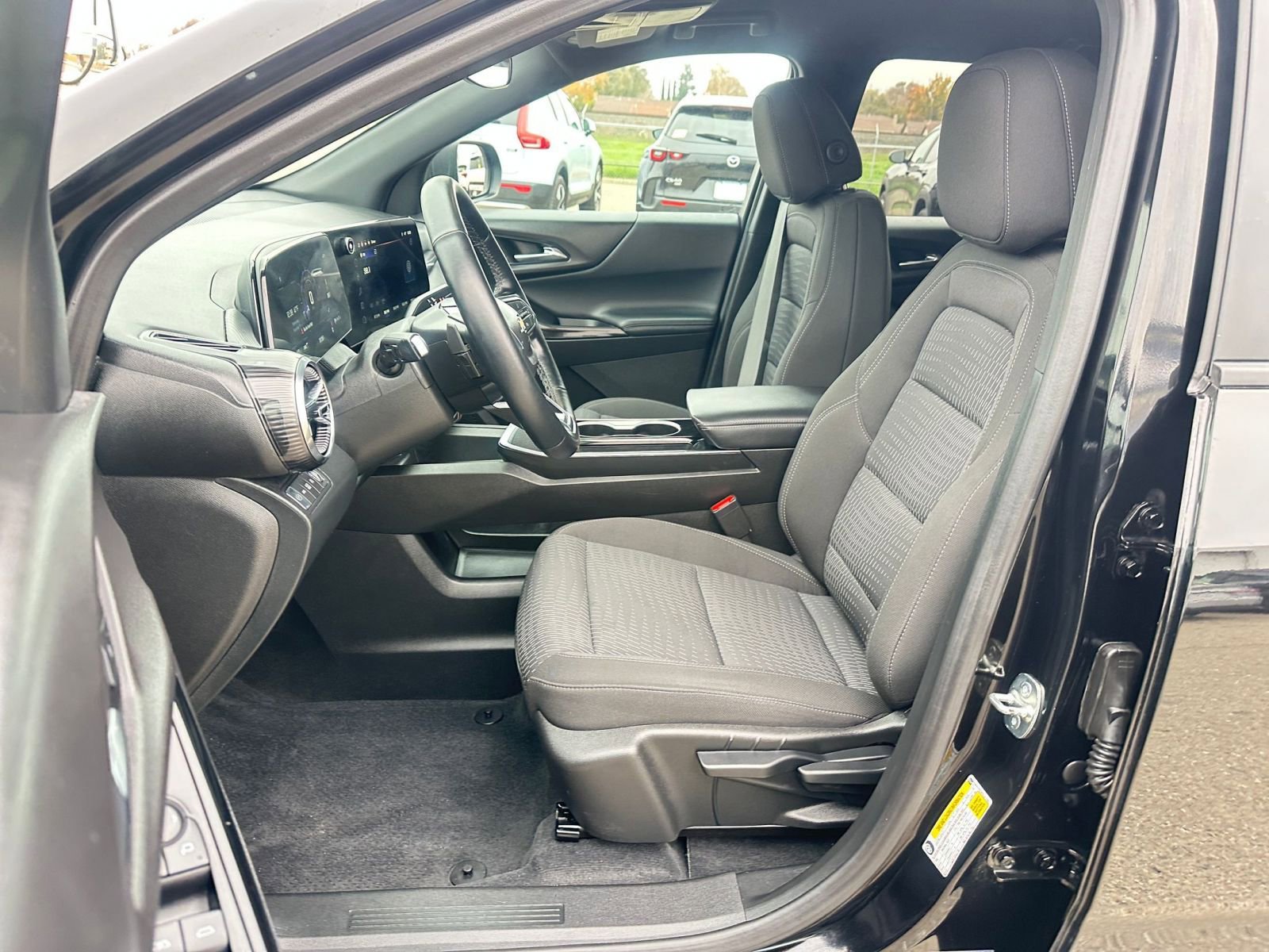 Used 2025 Chevrolet Equinox LT image 27