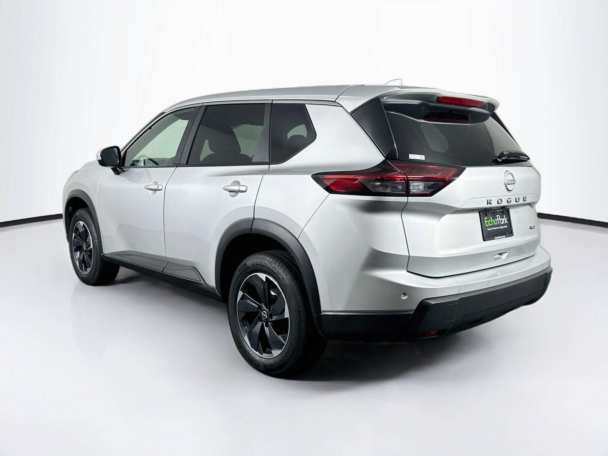 Used 2025 Nissan Rogue SV AWD/4WD image 5