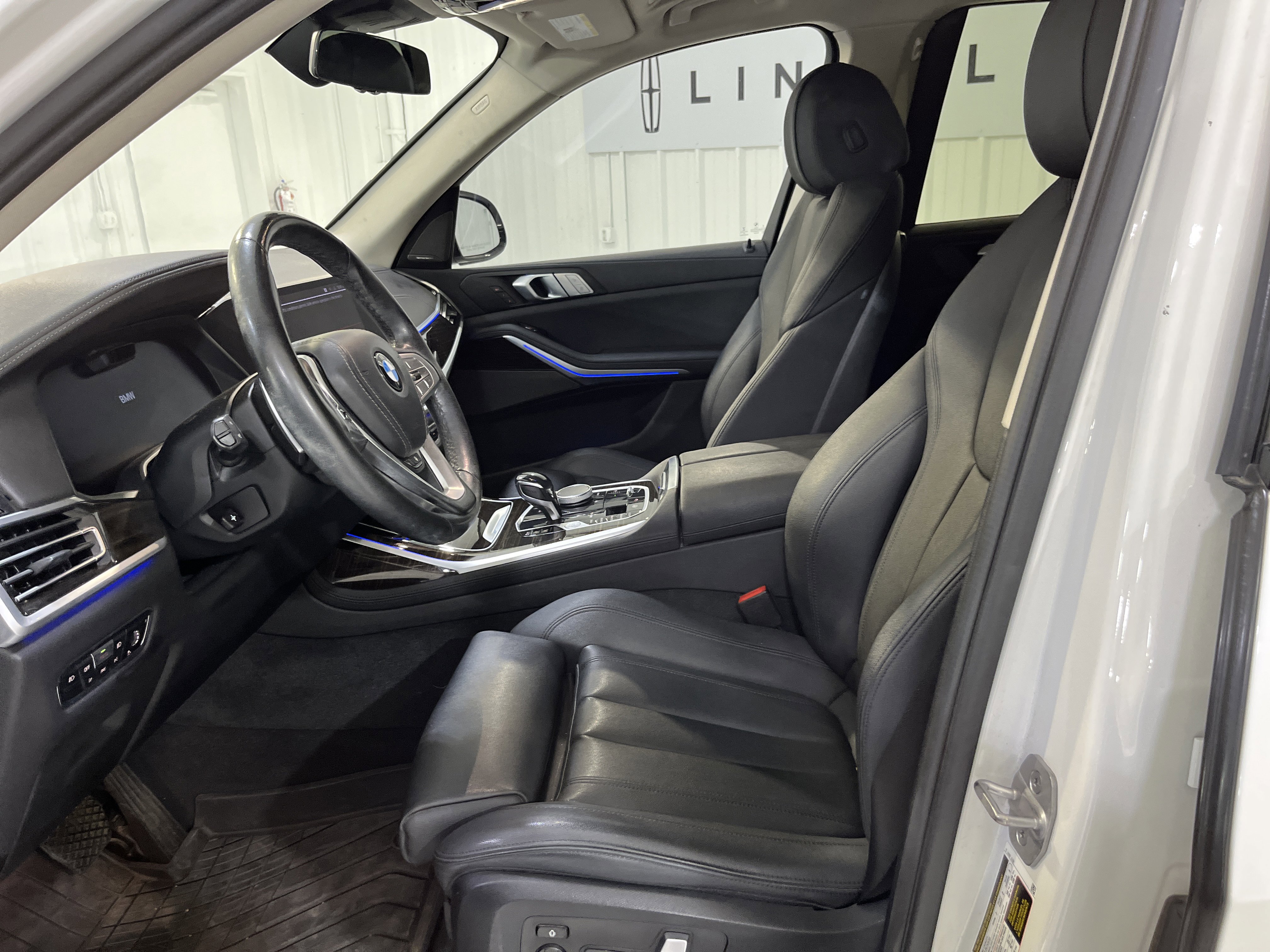 Used 2021 BMW X7 xDrive40i w/ Premium Package image 8