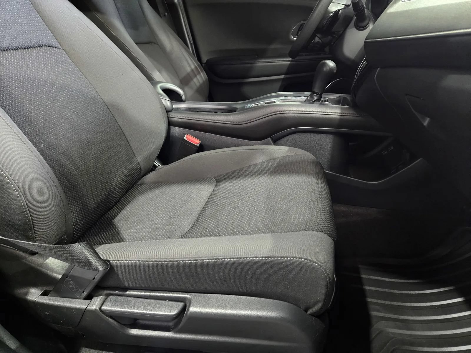 Used 2022 Honda HR-V EX image 7