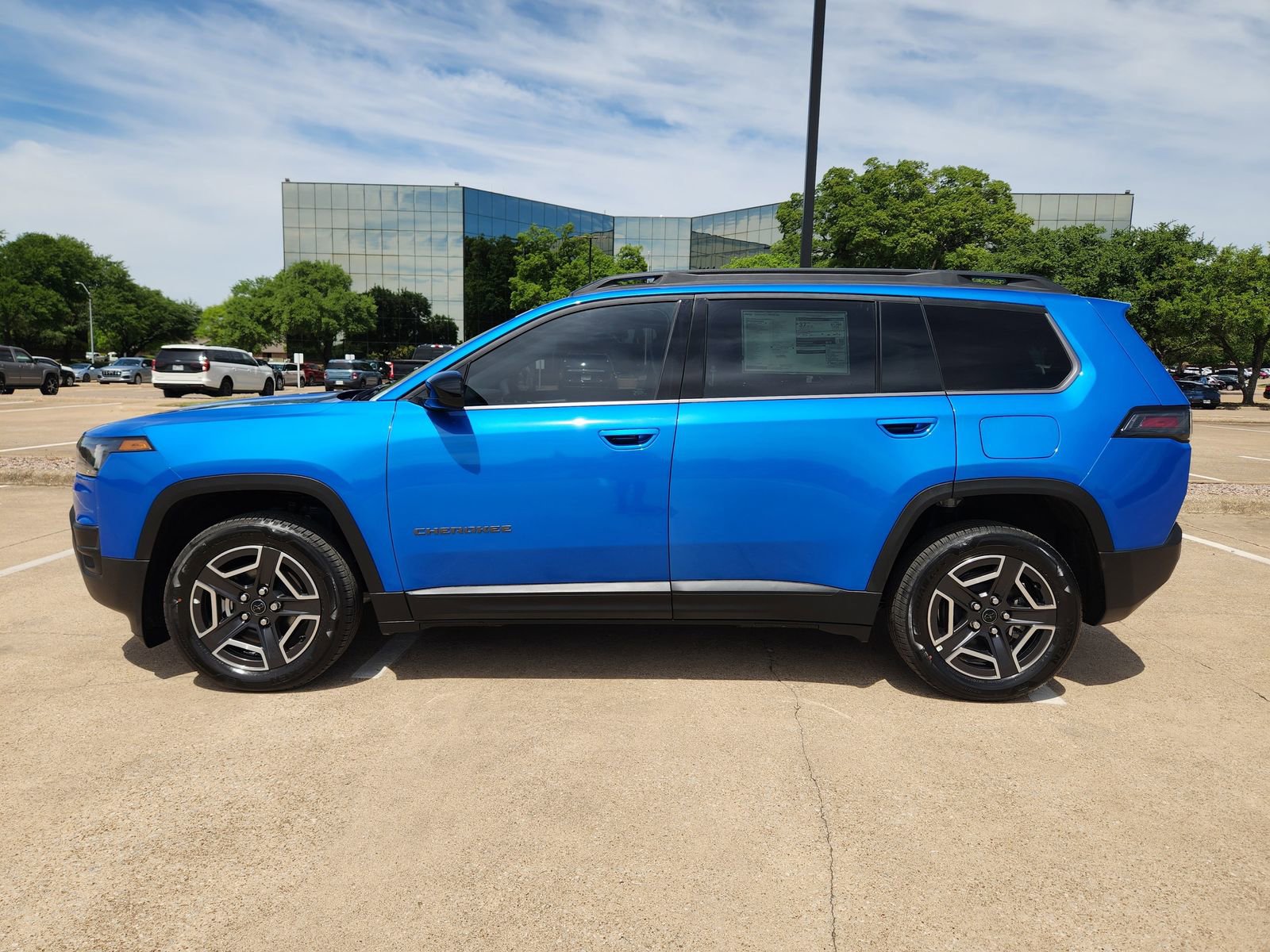 New 2026 Jeep Cherokee Laredo image 3