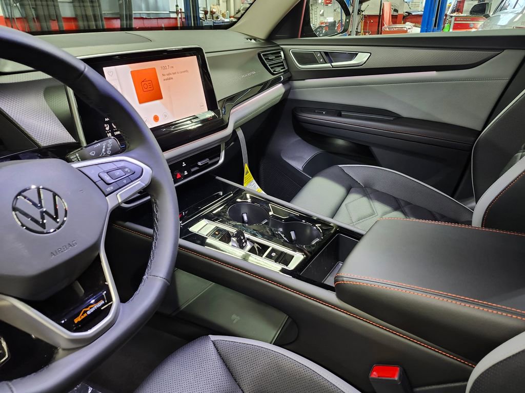 New 2026 Volkswagen Atlas Peak Edition image 7