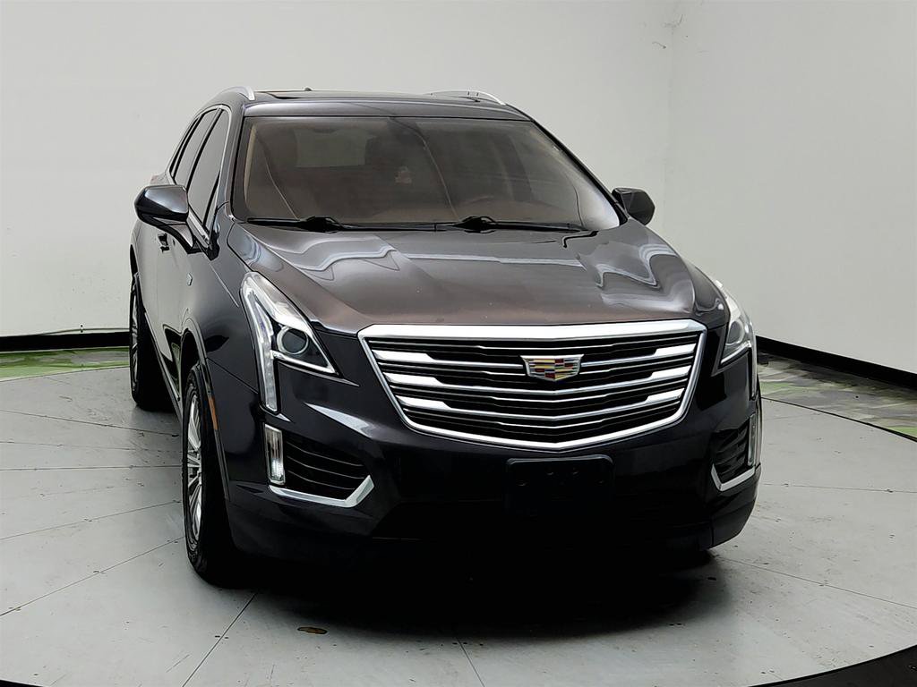 Used 2017 Cadillac XT5 Luxury w/ Driver Awareness Package FWD image 2