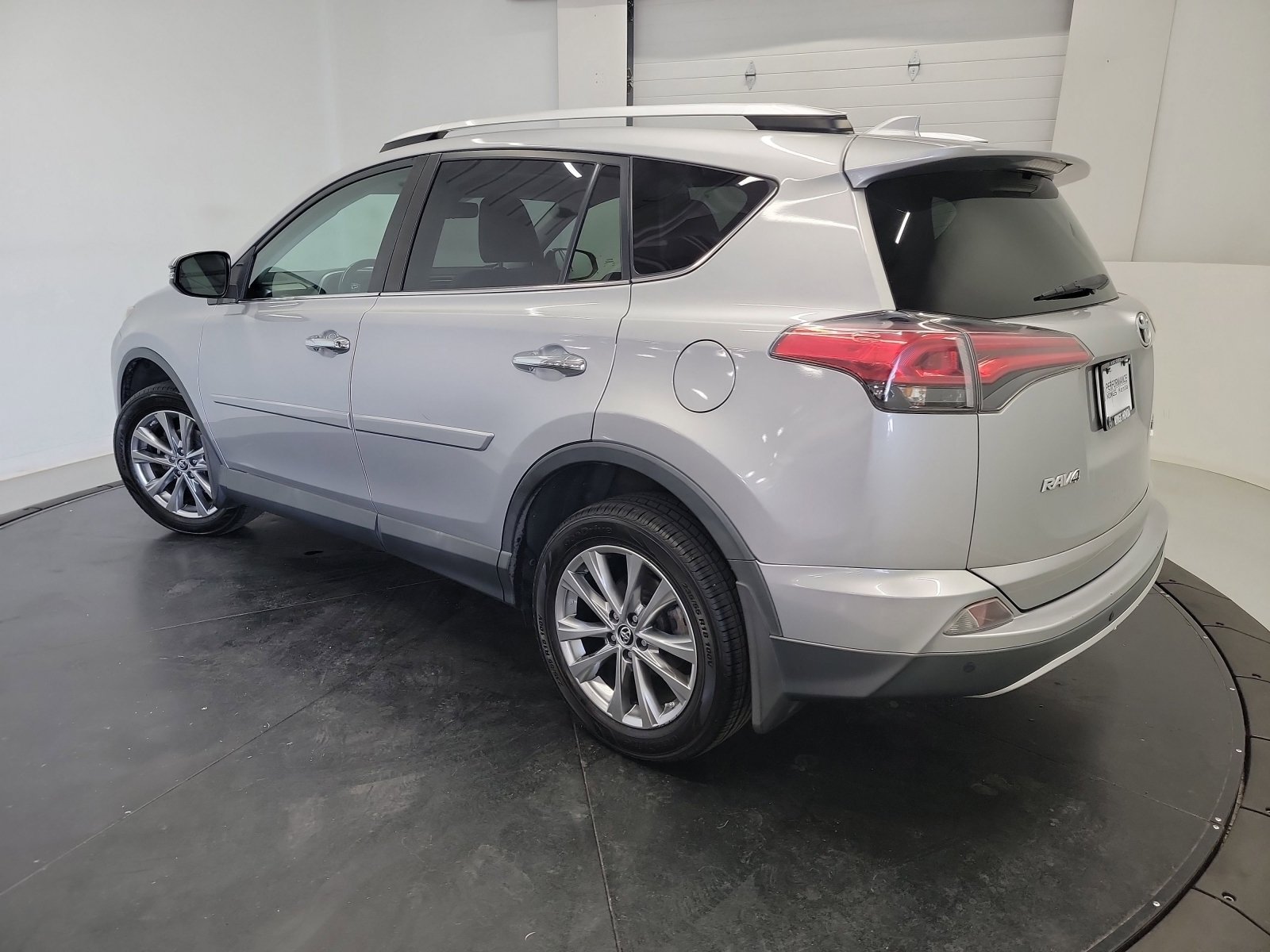 Used 2016 Toyota RAV4 Limited w/ Advanced Technology Package AWD/4WD image 6