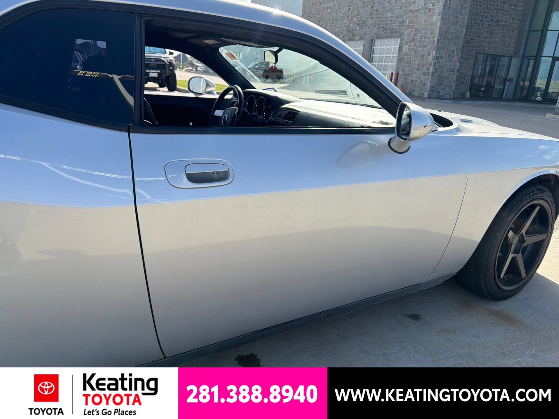 Used 2009 Dodge Challenger R/T RWD image 2